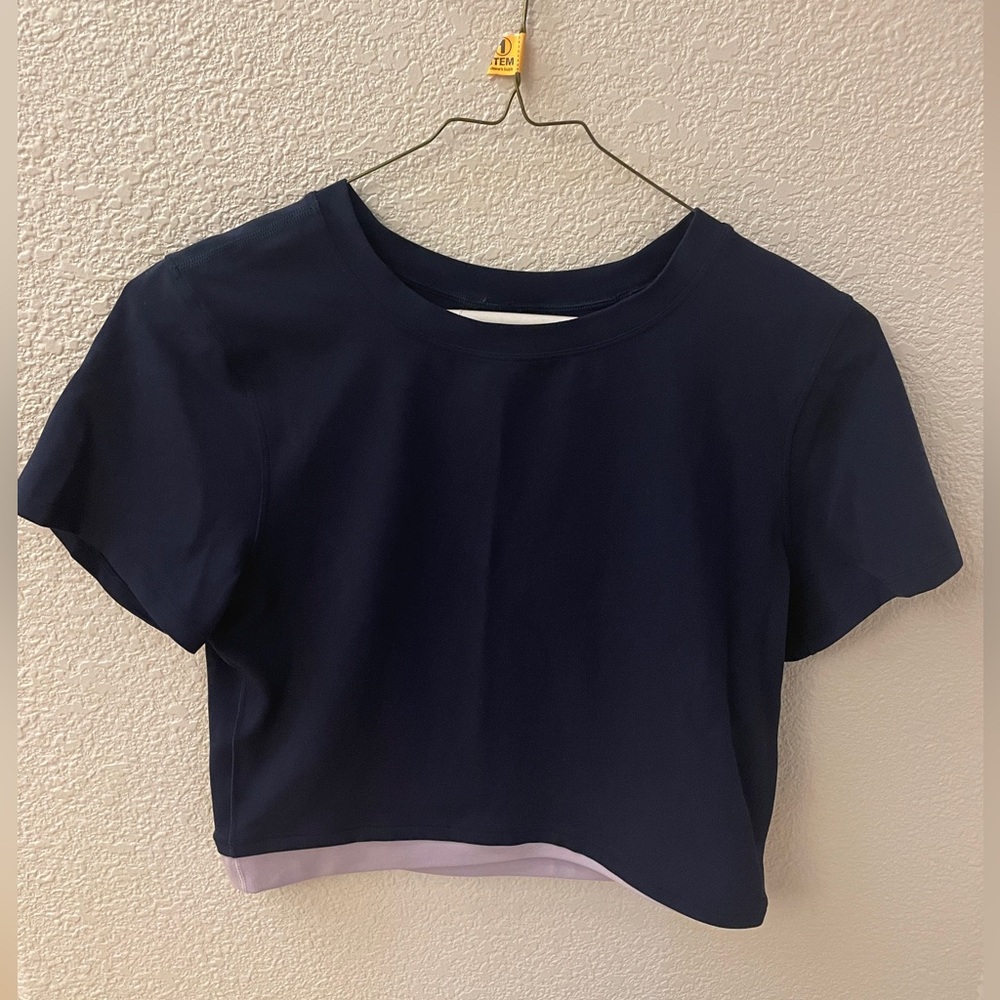 Lululemon Nulu Yoga Tee, size 10